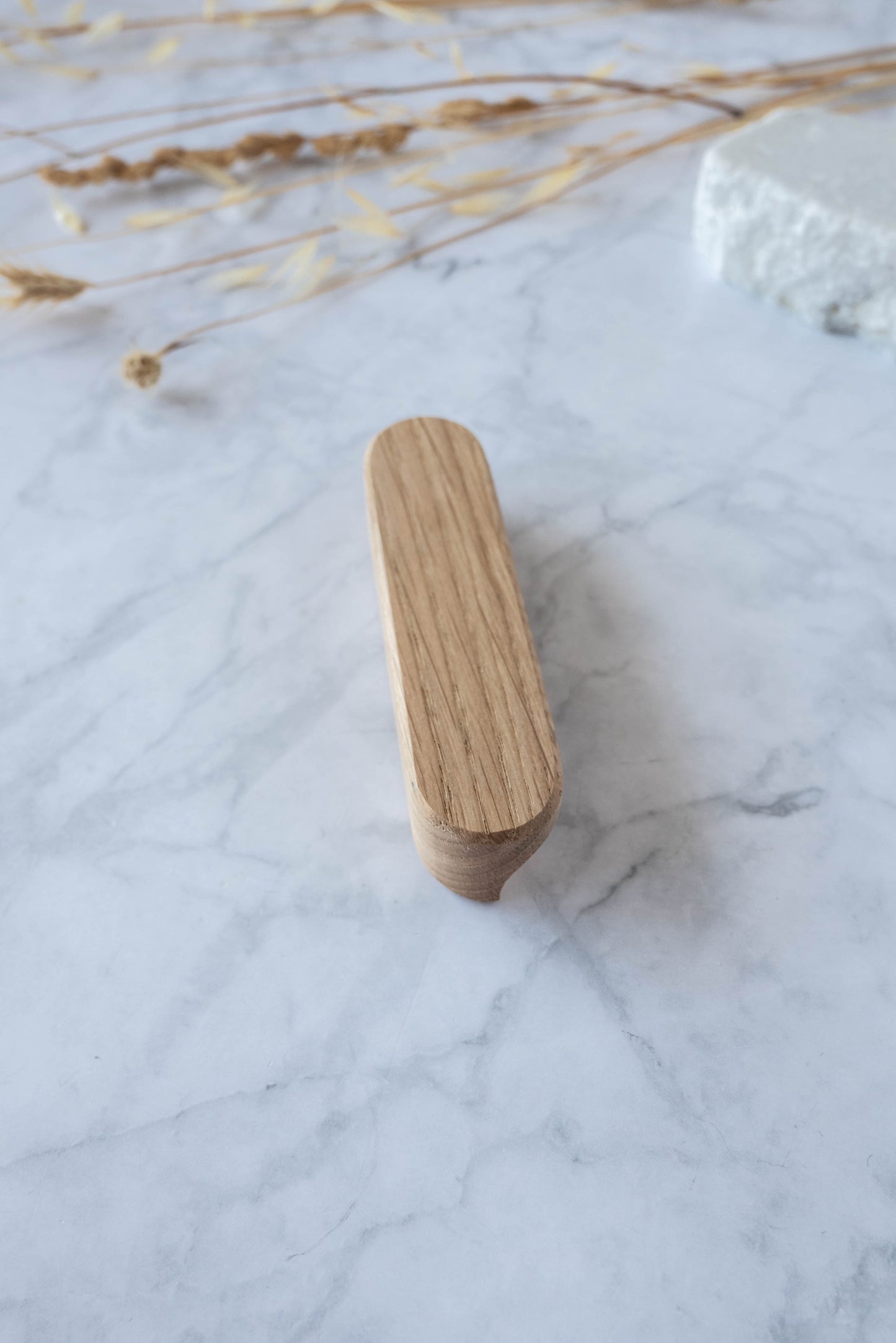 Дървени дръжки за мебели от дъб, овални, ръчна изработка, Gaika Arts & Crafts.